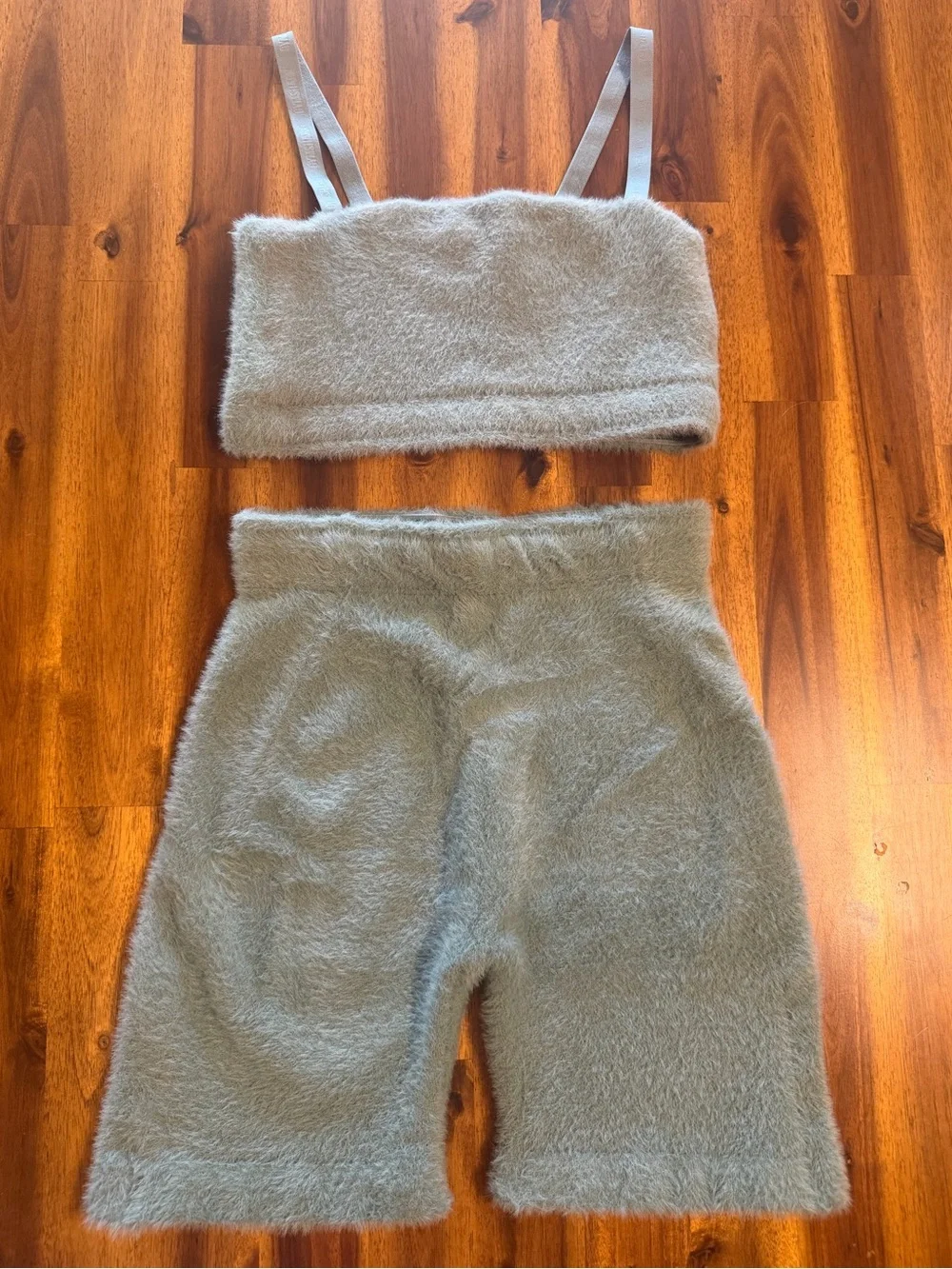 Gymshark x Whitney Simmons Fuzzy Eyelash Matching Set Sage Green